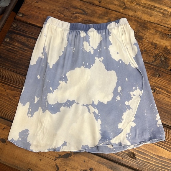 Nation Blue and White Silk Skirt.  Size large. Good condition. - Picture 1 of 6